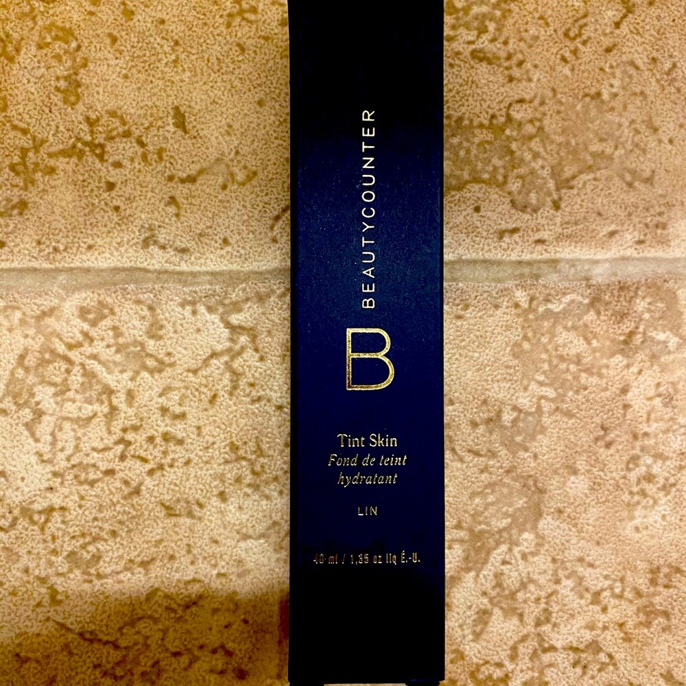 Tint skin. Linen. Brand new. Never opened